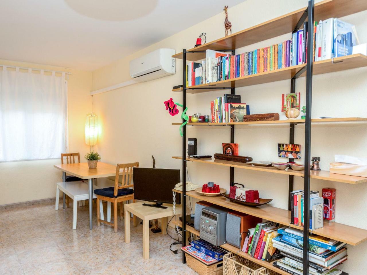Apartment Camp Nou- Travessera De Les Corts By Interhome برشلونة المظهر الخارجي الصورة