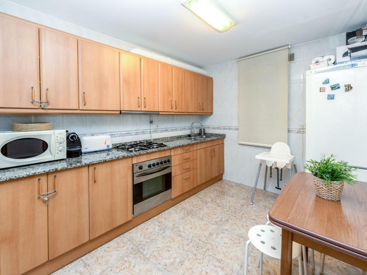 Apartment Camp Nou- Travessera De Les Corts By Interhome برشلونة المظهر الخارجي الصورة